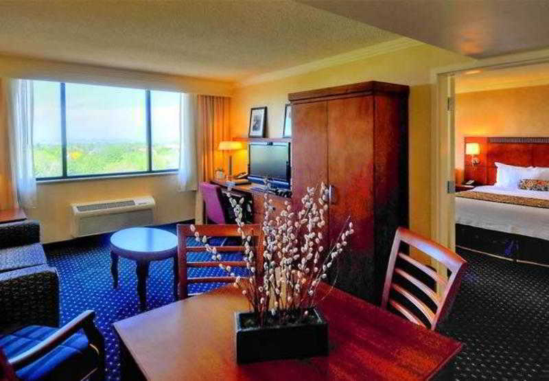Courtyard By Marriott Denver Cherry Creek Zewnętrze zdjęcie